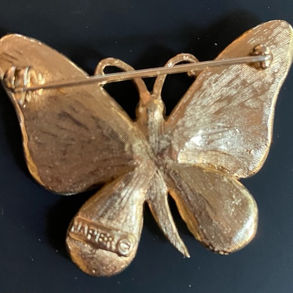 Vintage Signed Napier Butterfly Crystal and Faux Pearl Goldtone Brooch. - Picture 4 of 4